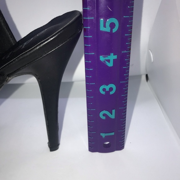 Buckled open back peep toes - Picture 4 of 5